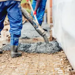 Betonowanie fundamentów. Sprawdzamy, jaka jest suchy beton cena 1m3, by rozpocząć prace.