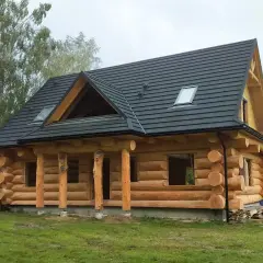 Piękny dom z bali góralskich, idealny na wypoczynek. Sprawdź nasz cennik!
