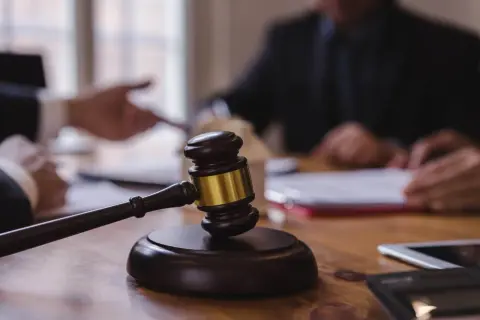 Umowa dożywocia – kiedy można sprzedać mieszkanie bez problemów?