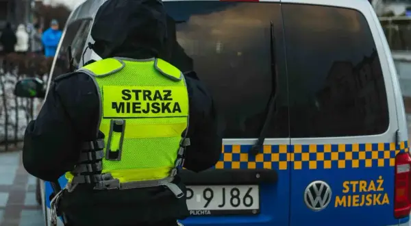 Czy straż miejska może wystawić mandat za parkowanie na osiedlu? Sprawdź zasady