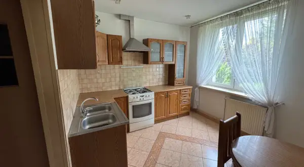 Ile kosztuje mieszkanie w bloku na wsi? Ceny, które zaskakują