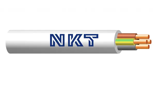 Biały kabel elektryczny NKT z widocznymi żyłami miedzianymi i izolacją w kolorze zielono-żółtym.