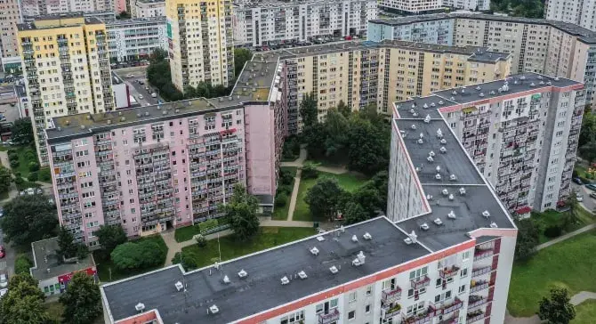 Ile kosztuje metr kwadratowy mieszkania w bloku? Ceny w Polsce 2025