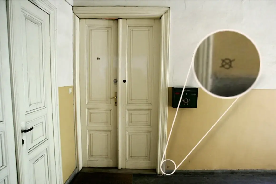 Jak złodzieje oznaczają mieszkania w bloku i jak się przed tym bronić